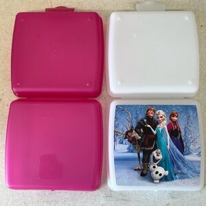 Pair of Tupperware sandwich containers